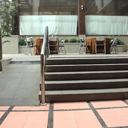 Zen Rooms Grand Hotel เล็มบัง ภายนอก รูปภาพ