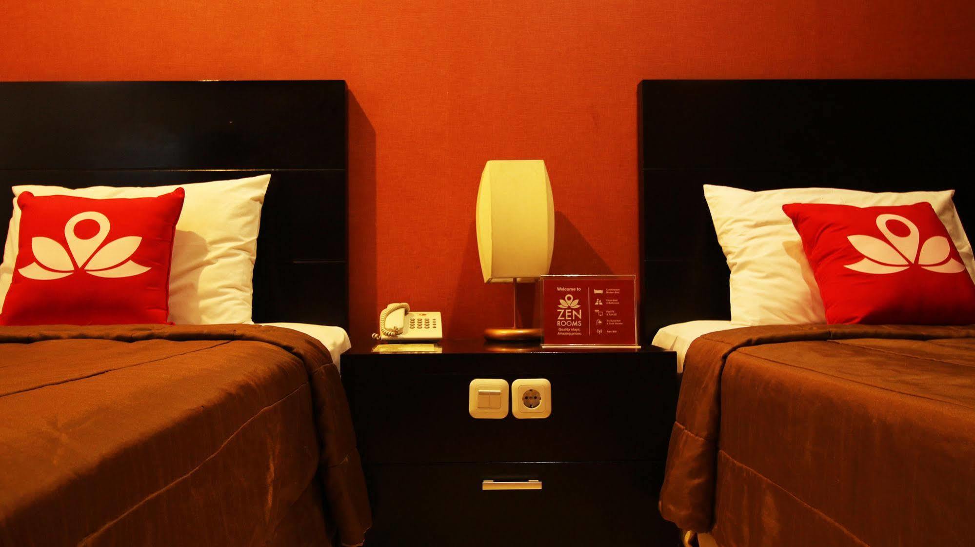 Zen Rooms Grand Hotel เล็มบัง ภายนอก รูปภาพ