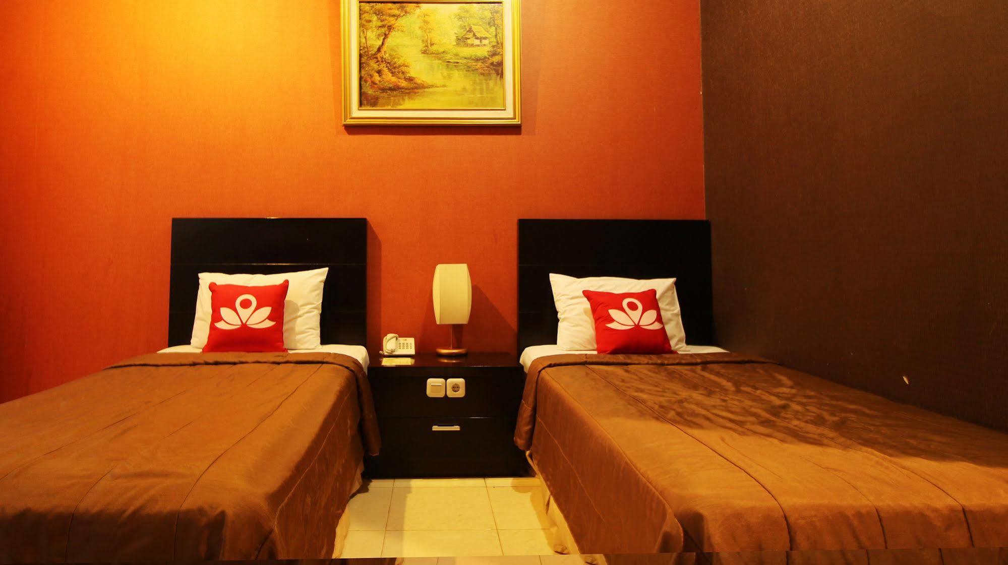 Zen Rooms Grand Hotel เล็มบัง ภายนอก รูปภาพ