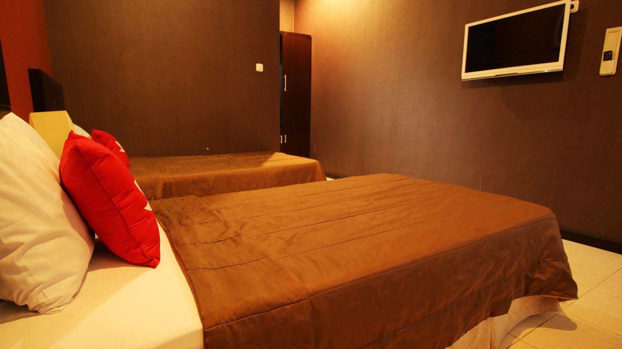 Zen Rooms Grand Hotel เล็มบัง ภายนอก รูปภาพ