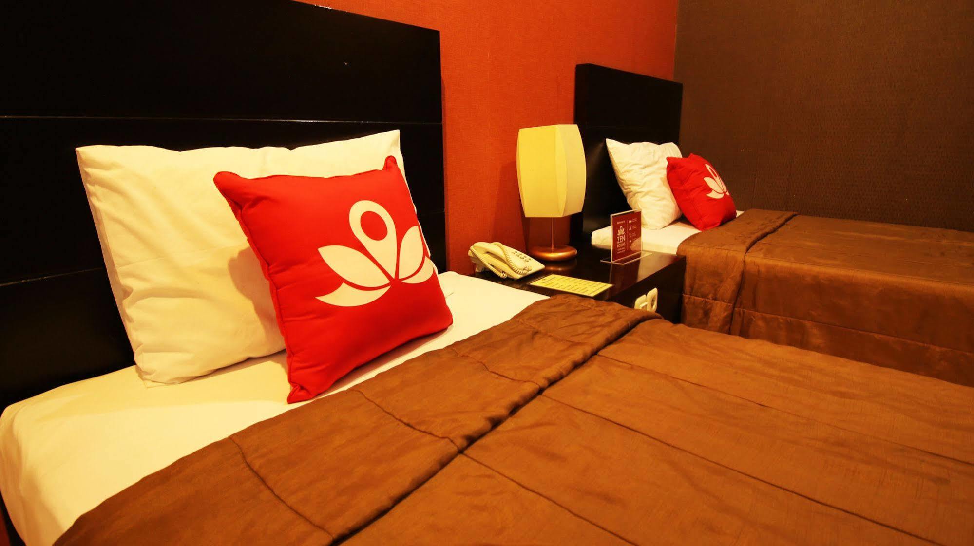 Zen Rooms Grand Hotel เล็มบัง ภายนอก รูปภาพ